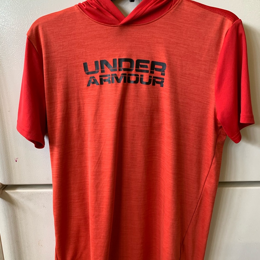 Two under armour shirts